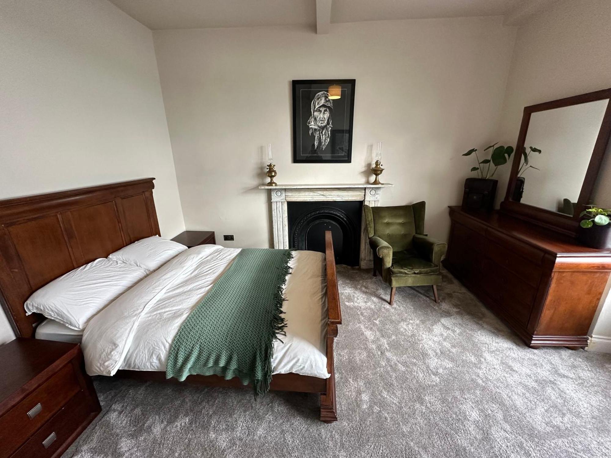 Westways House Hotel Коб Екстериор снимка