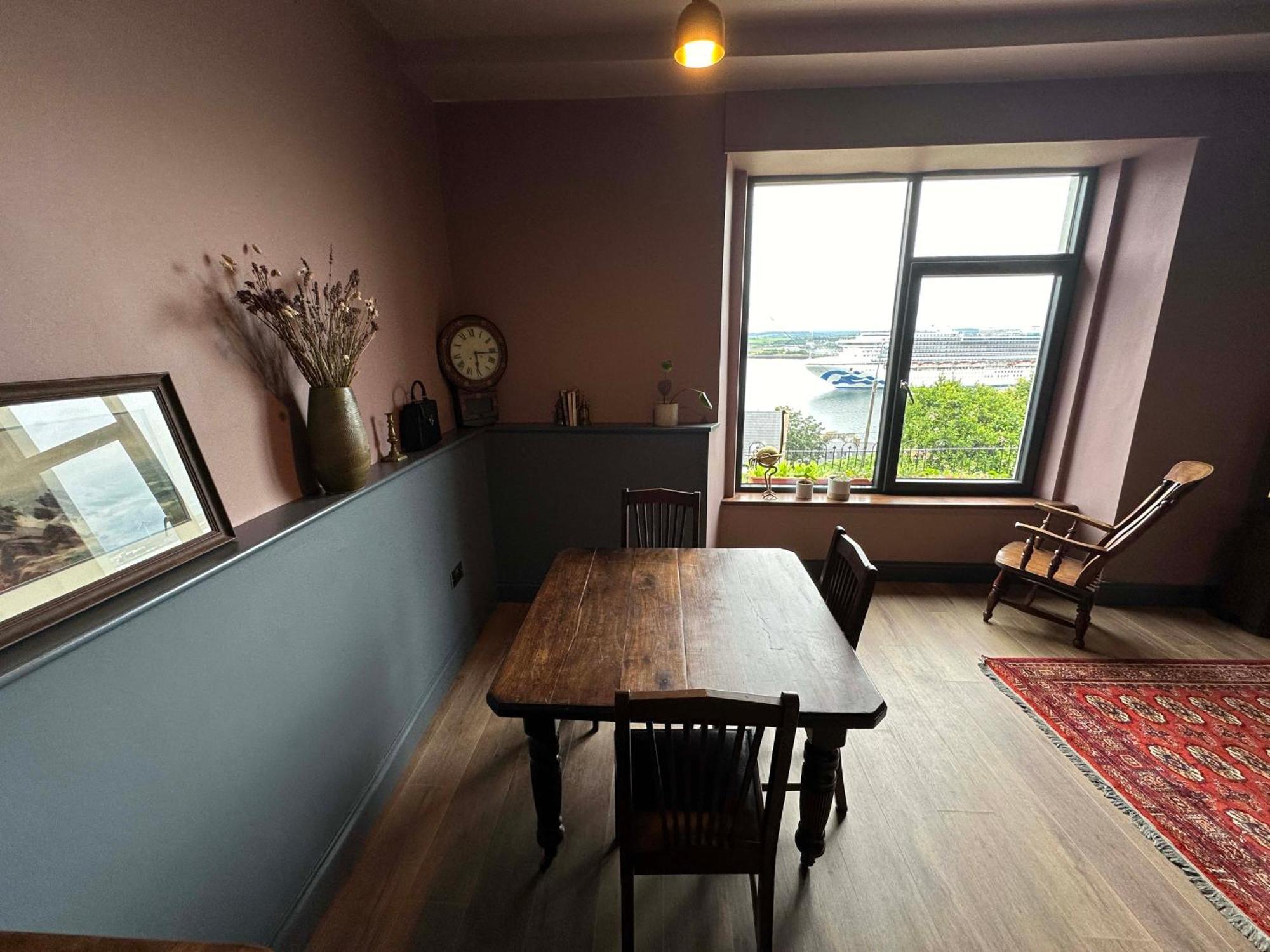 Westways House Hotel Коб Екстериор снимка
