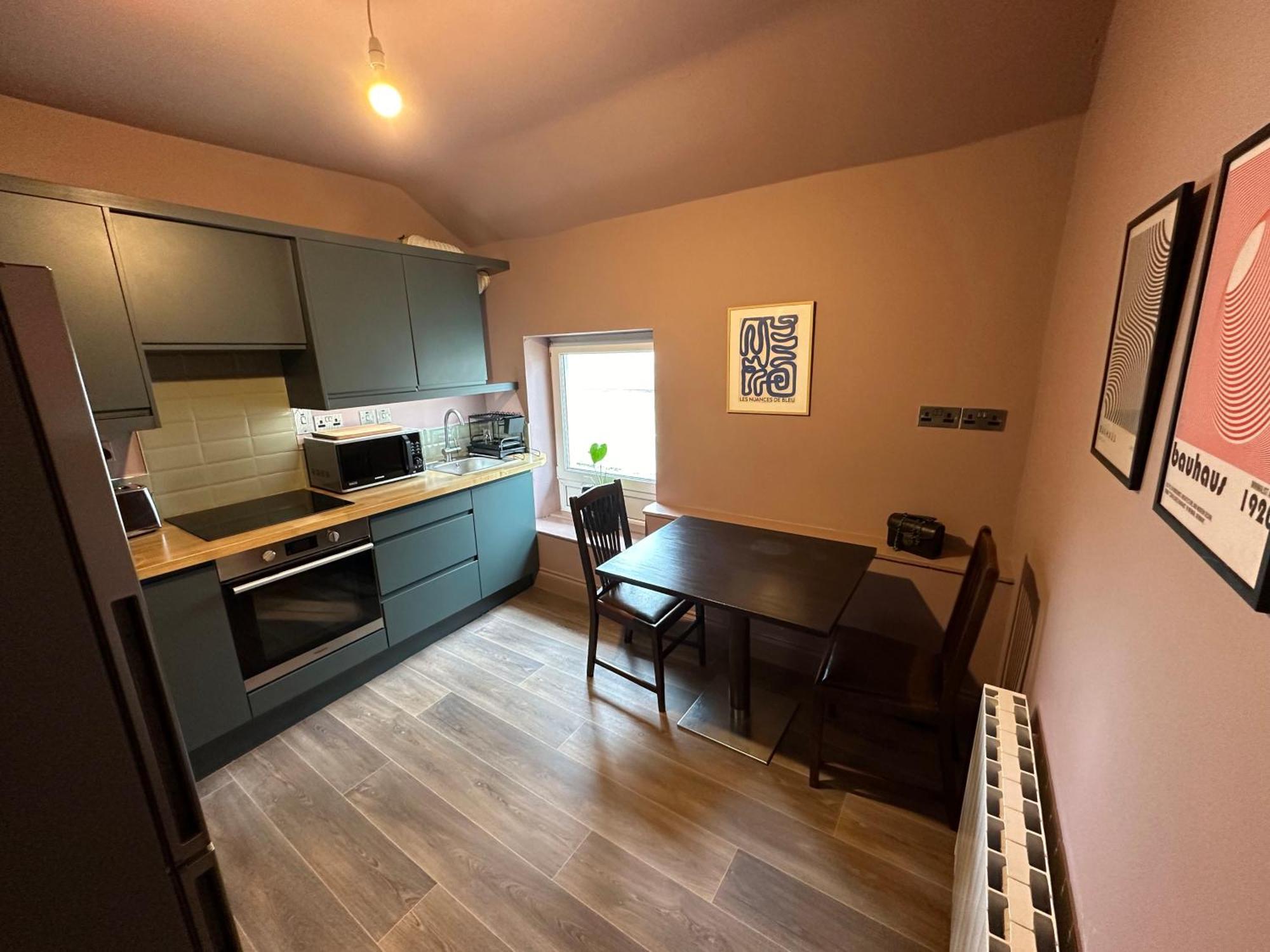 Westways House Hotel Коб Екстериор снимка